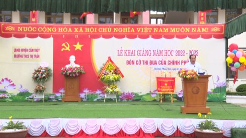 khai giang.jpg