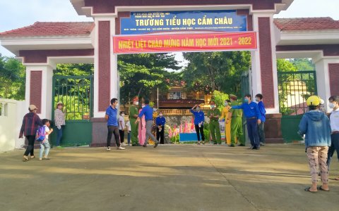 Ban chấp hành Đoàn thanh niên phối hợp Chi đoàn Công an và UBND xã tăng cường công tác tuyên truyền phòng chống covid-19